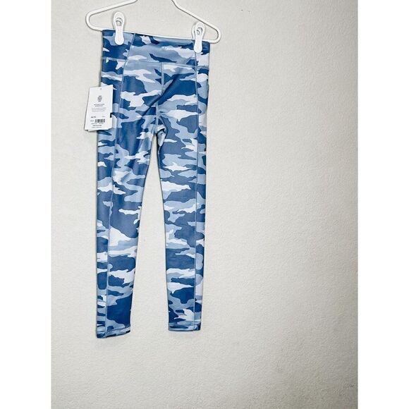 NWT! Athleta Girl High Rise Stash Your Treasures Tight in Camo Blue, Size 6 XS - Picture 5 of 6